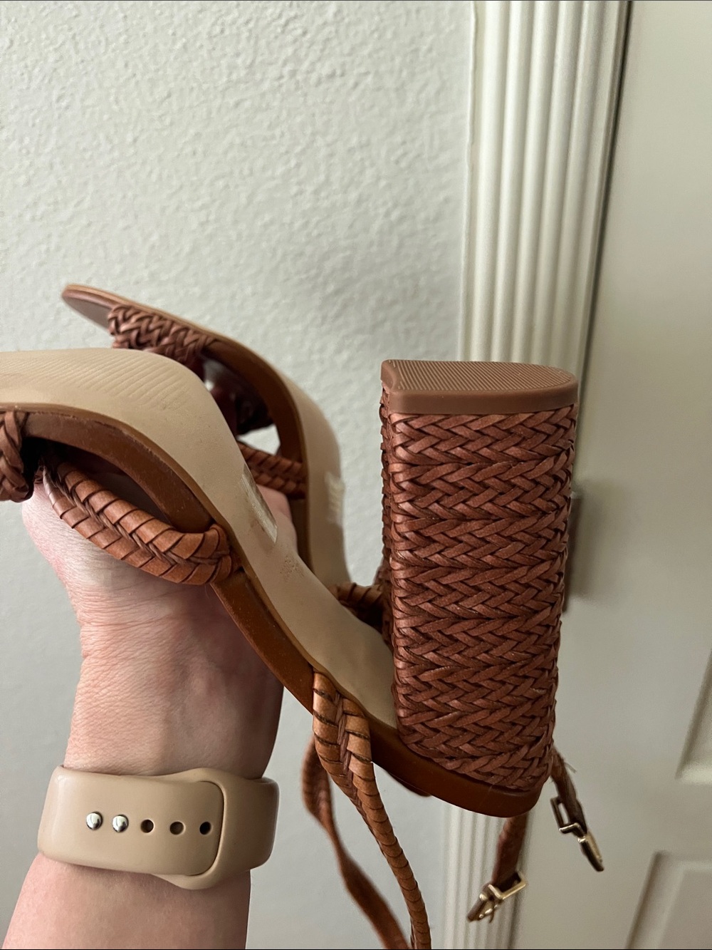 NEW STEVE MADDEN women's malou woven heel sandal in cognac 10M - Picture 6 of 16